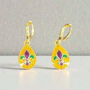 Elegant Gold and Purple Fleur-de-Lis Earrings